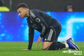 解析波西规则如何平衡跑垒员冲撞与捕手安全